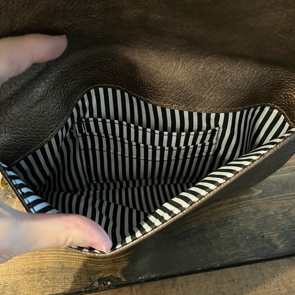 Bronze Wristlet / Purse NWT - Picture 7 of 9